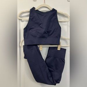Knix Good to Go Sports Bra and Leggings. Excellent condition.